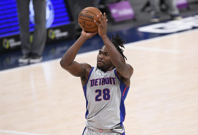 圣安东尼奥马刺训练开放日，今晨战术微调引欢呼，欧超杯在即，训练强度明显提升的简单介绍